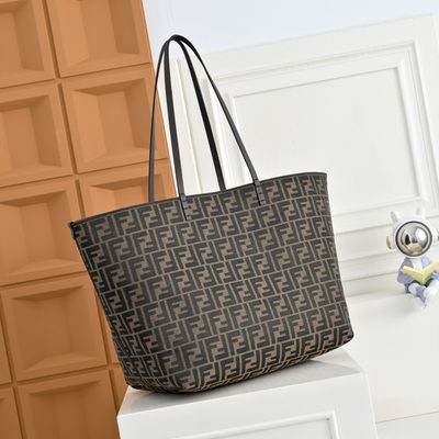 Fendi Roll Large Tote Bag (T) — 4