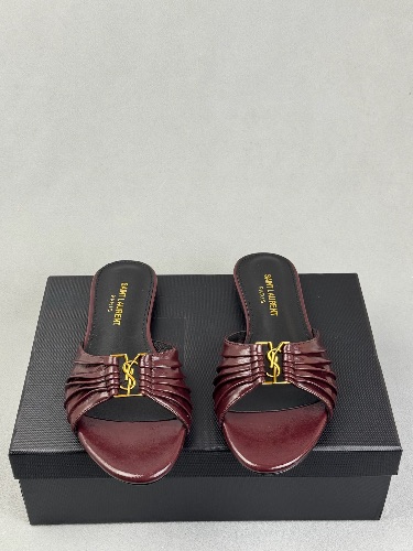 Saint Laurent Babylone leather mules in a bordeaux red color — 3