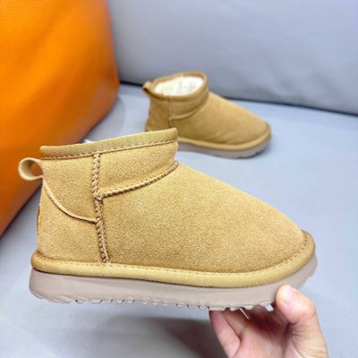 UGG Classic Ultra Mini Boots — 8