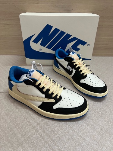 Jordan 1 Retro Low OG SP Fragment x Travis Scott sneakers — 4
