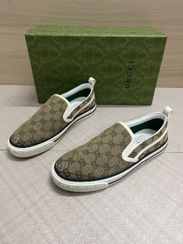 Gucci Tennis 1977 Slip-On sneakers in beige and ebony canvas — 3