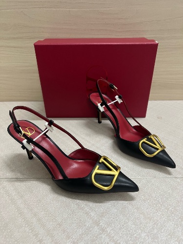 Valentino Garavani VLogo Signature slingback pumps — 4