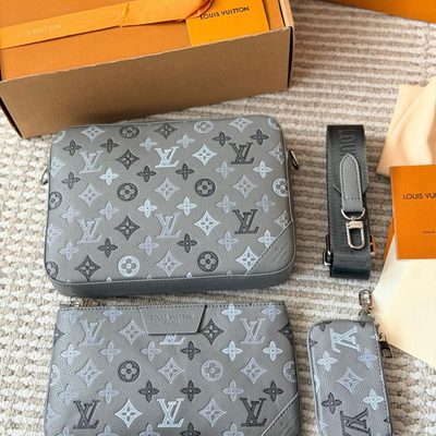 Louis Vuitton Trio Messenger Bag — 3