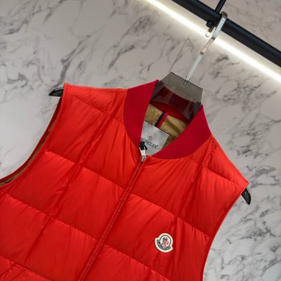 Moncler Elberton Square-Quilted Down Gilet — 8