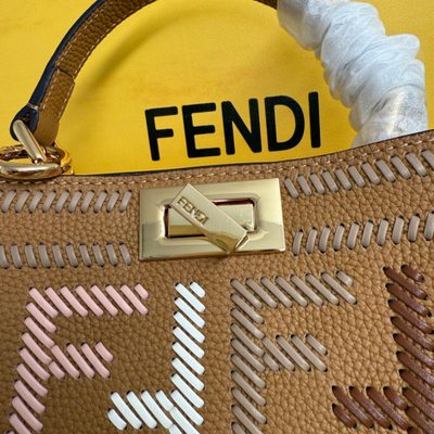 Fendi Peekaboo ISeeU bag (T) — 4