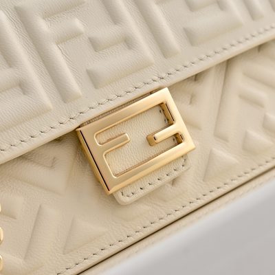 Fendi Baguette Wallet on Chain (T) — 3