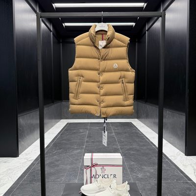 Moncler Tibb Down Gilet — 3