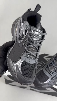Off-White "Be Right Back" sneakers in a black — 5