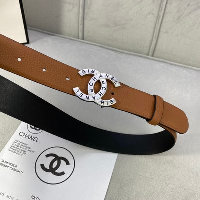 Chanel vintage brown leather belt featuring signature gold CC hardware — 5
