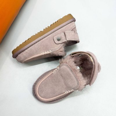 UGG Goldenstar Evelina Clogs — 9