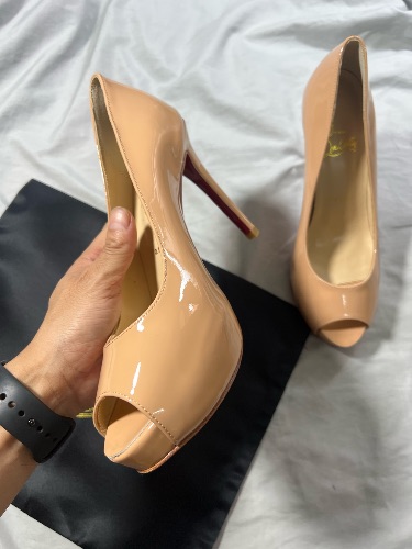 Christian Louboutin beige patent leather New Very Privé peep-toe platform pumps — 3