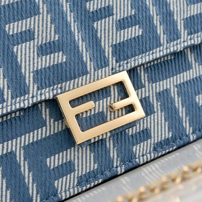 Fendi Baguette Wallet on Chain (T) — 3