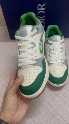 Dior B57 low-top sneakers in green and cream smooth calfskin — 5