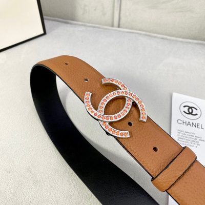 Chanel leather belt featuring a gold-toned CC buckle — 6