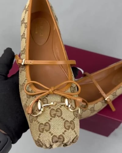 Gucci Women's GG canvas ballet flats with a metal Horsebit detail — 5
