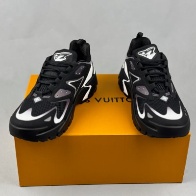 Louis Vuitton Runner Tatic Sneakers in a black and white — 4