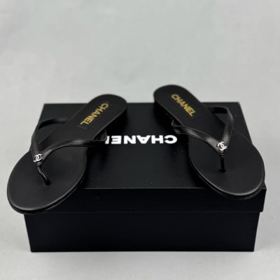 Chanel Thong Sandals Black — 4