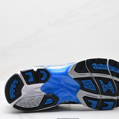 Asics Gel-Nimbus 10.1 — 31