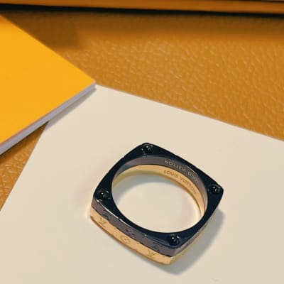 Louis Vuitton Ring — 7