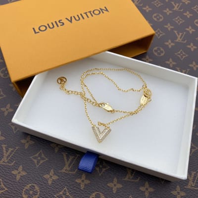 Louis Vuitton Essential V or Iconic Crystal necklace — 3