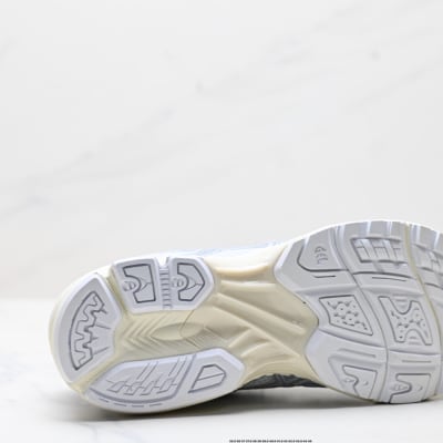 Asics Gel-Nimbus 10.1 — 22