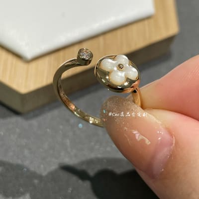 Louis Vuitton Ring — 7