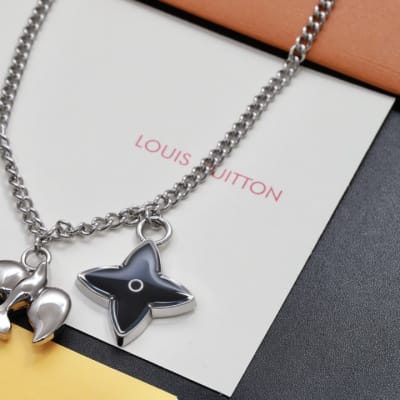 Louis Vuitton Colier LV Dove charm necklace — 5
