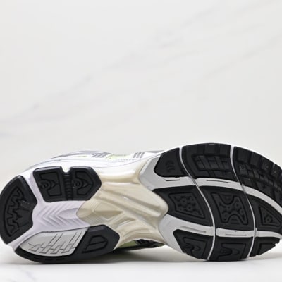 ASICS GEL-KAYANO 14 — 64