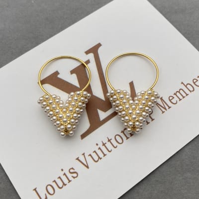 Louis Vuitton Essential V Perle earrings — 5