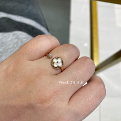 Louis Vuitton Ring — 8