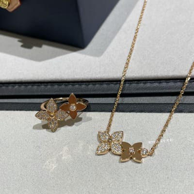 Louis Vuitton Star Blossom necklace