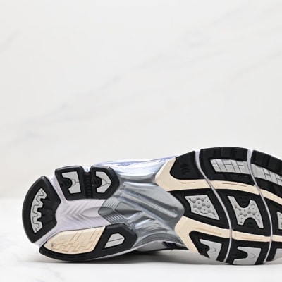 ASICS GEL-KAYANO 14 — 82