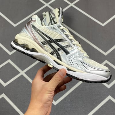 ASICS GEL-KAYANO 14 — 42
