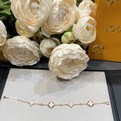 Louis Vuitton Color Blossom BB bracelet