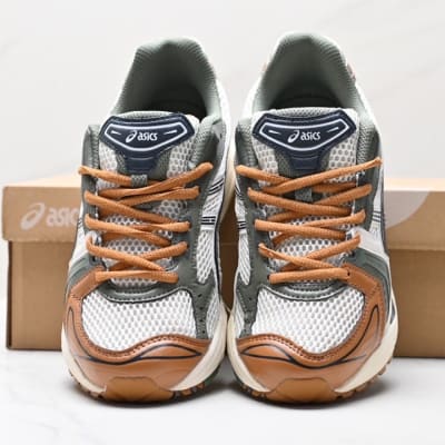 ASICS GEL-KAYANO 14 — 109