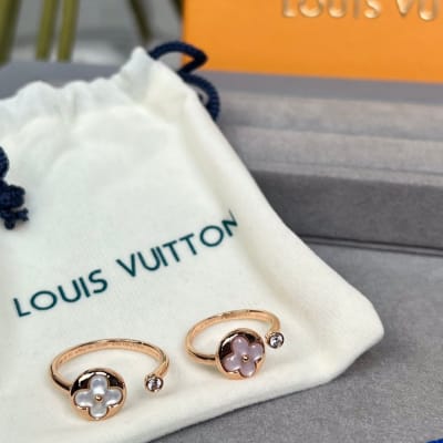 Louis Vuitton Ring — 8