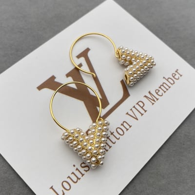 Louis Vuitton Essential V Perle earrings — 4