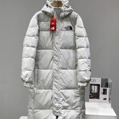 The North Face long, oversized padded puffer coat with a hood — 4