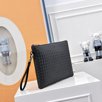 Bottega Veneta-style clutch bag — 5