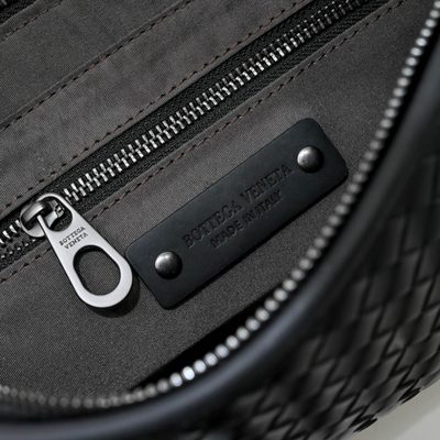 Bottega Veneta messenger bag — 9