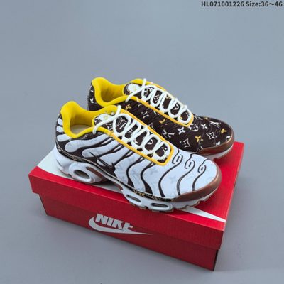 Nike Air Max Plus sneakers — 4