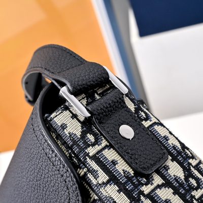 Dior Saddle Messenger Bag — 6
