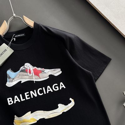 Balenciaga T-Shirt — 3