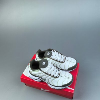 Nike Air Max Plus trainers — 4