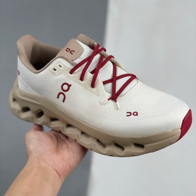 On Cloudtilt sneakers in a Pearl/Ivory colorway — 4