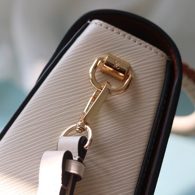 Louis Vuitton Bag — 6