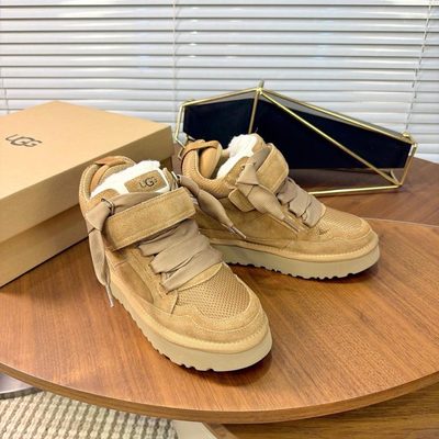 UGG Women's Lowmel Wedge Trainer — 8