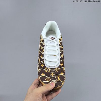 Nike Air Max Plus sneakers — 4