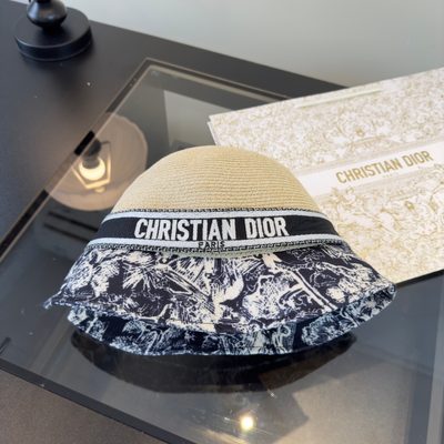 Dior bucket hat — 4