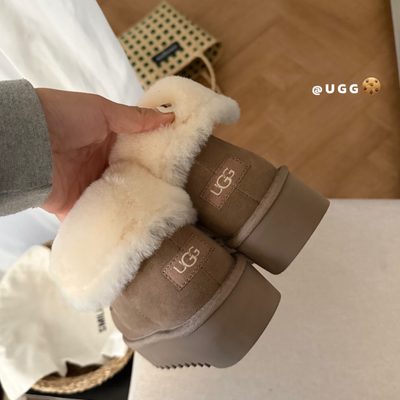 UGG Kallen Platform boots — 6